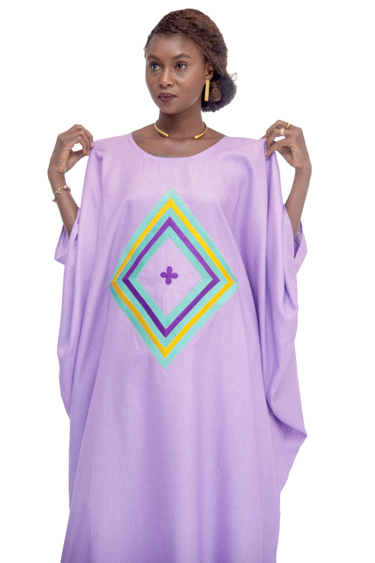 Djalaika Boubou coupe classique en lin avec manches ouvertes et broderie